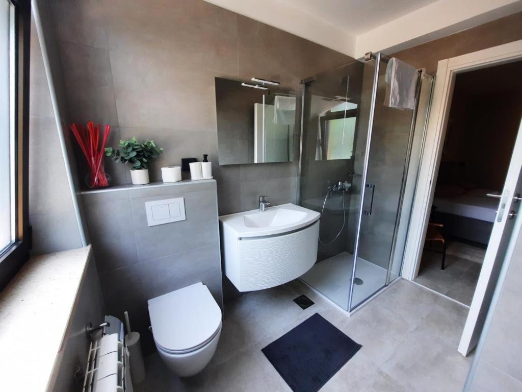 Apartments Alice โรวีน ภายนอก รูปภาพ