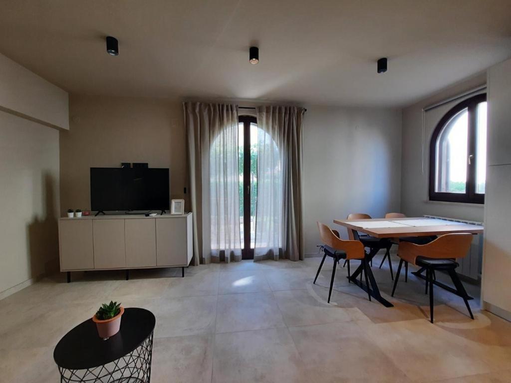 Apartments Alice โรวีน ภายนอก รูปภาพ