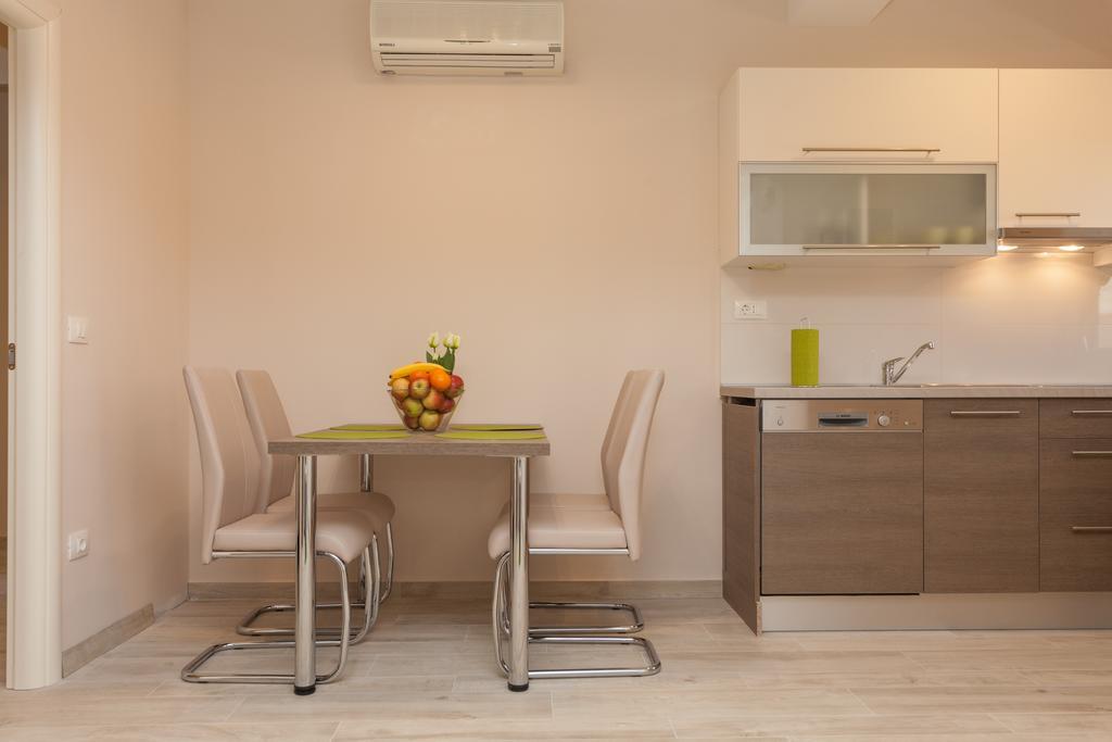Apartments Alice โรวีน ห้อง รูปภาพ