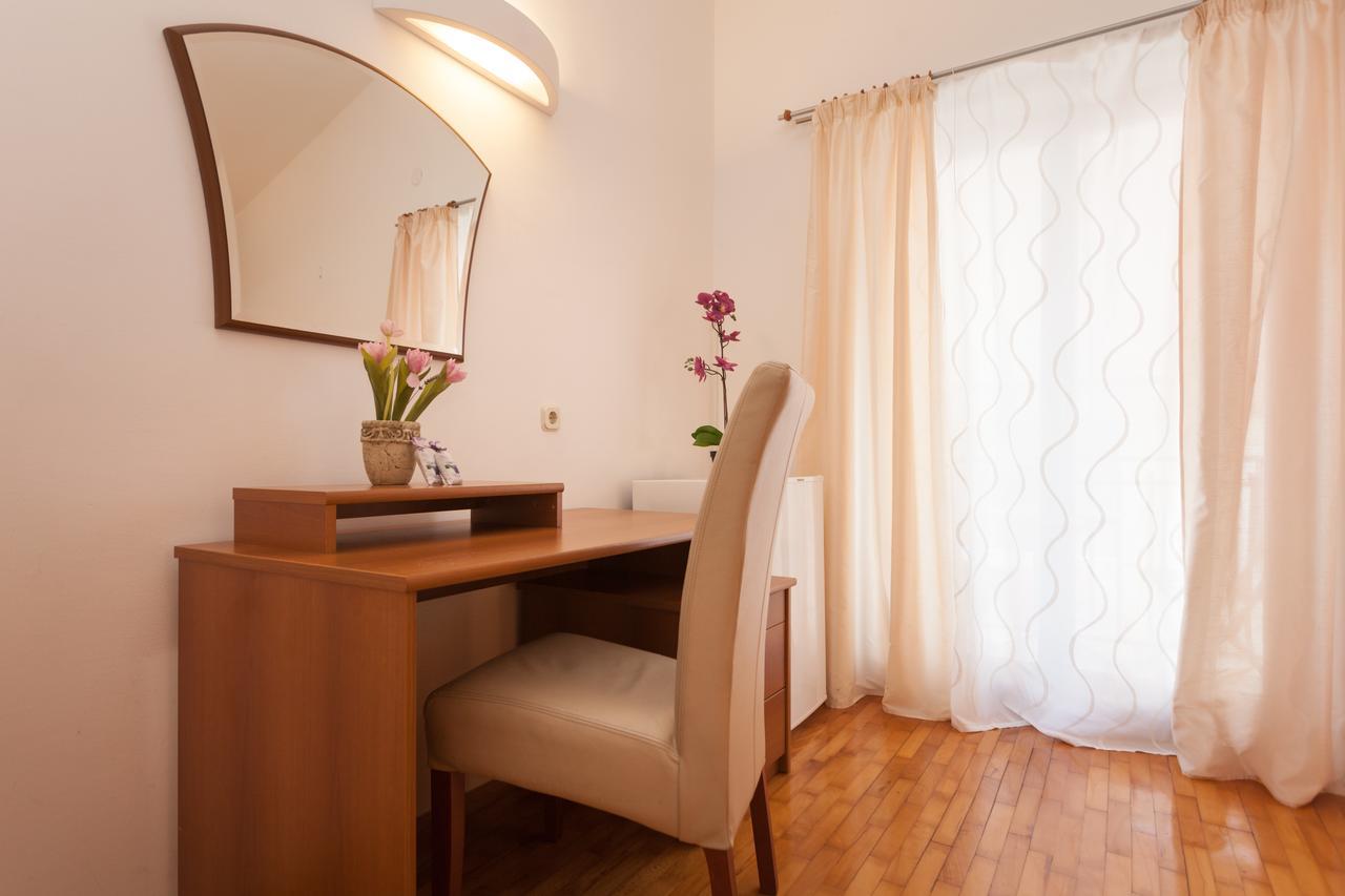 Apartments Alice โรวีน ภายนอก รูปภาพ