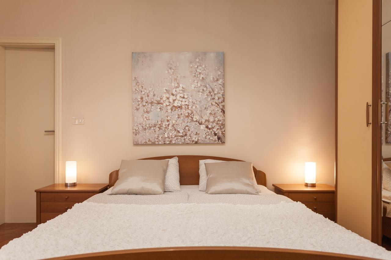 Apartments Alice โรวีน ภายนอก รูปภาพ